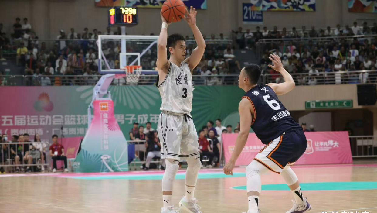 包含辽宁队主力球员表现抢眼，助队取胜的词条