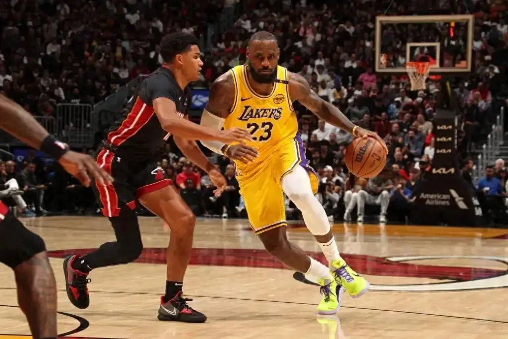 乔治湖人总决赛最佳，湖人首局击败热火获得领先的简单介绍