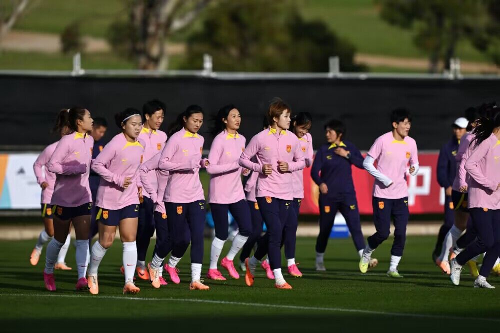 B体育app-黑龙江女足备战比赛，备受关注