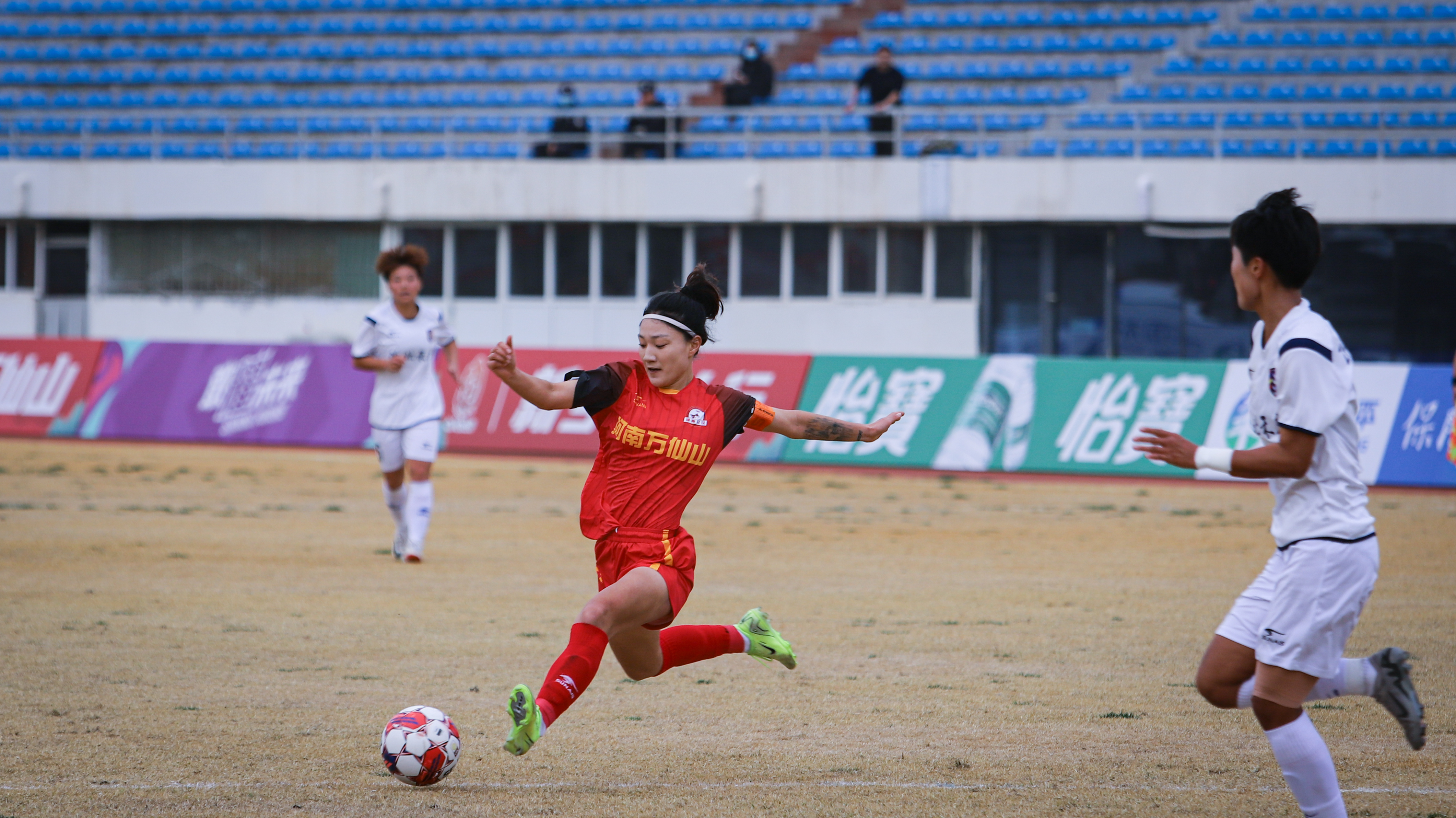 黑龙江女足备战比赛,备受关注 黑龙江女足备战比赛,备受关注