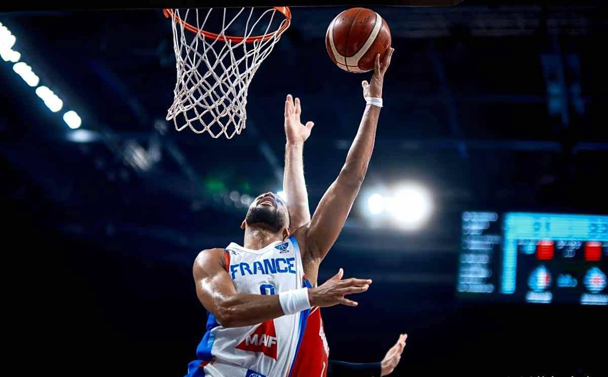 B体育网页版登录入口-关于热火大师级球星荣膺全明星MVP，太阳队内线新星连续场得分+的信息