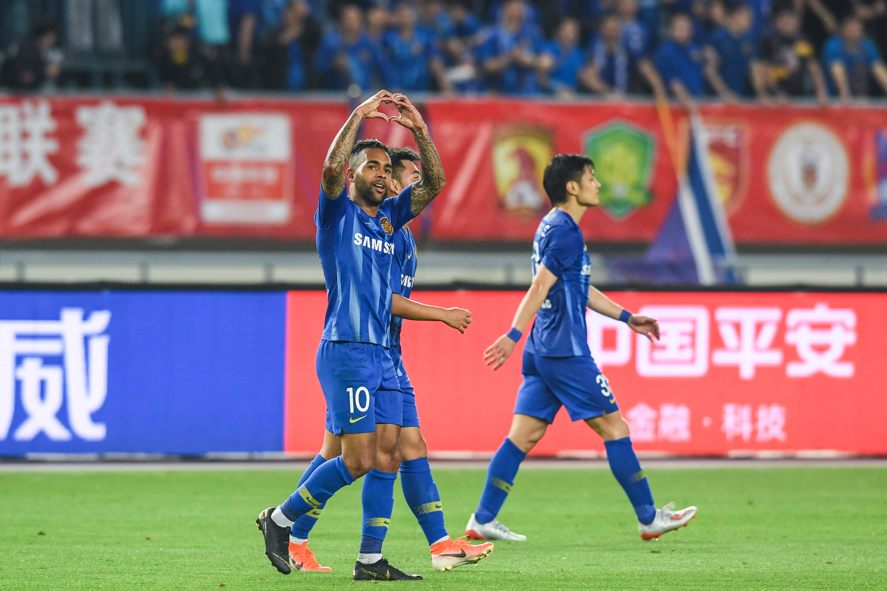 B体育活动-江苏队成功阻击对手，喜迎胜利