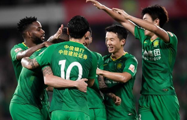 包含广州恒大客场击败河南建业，继续领跑积分榜的词条