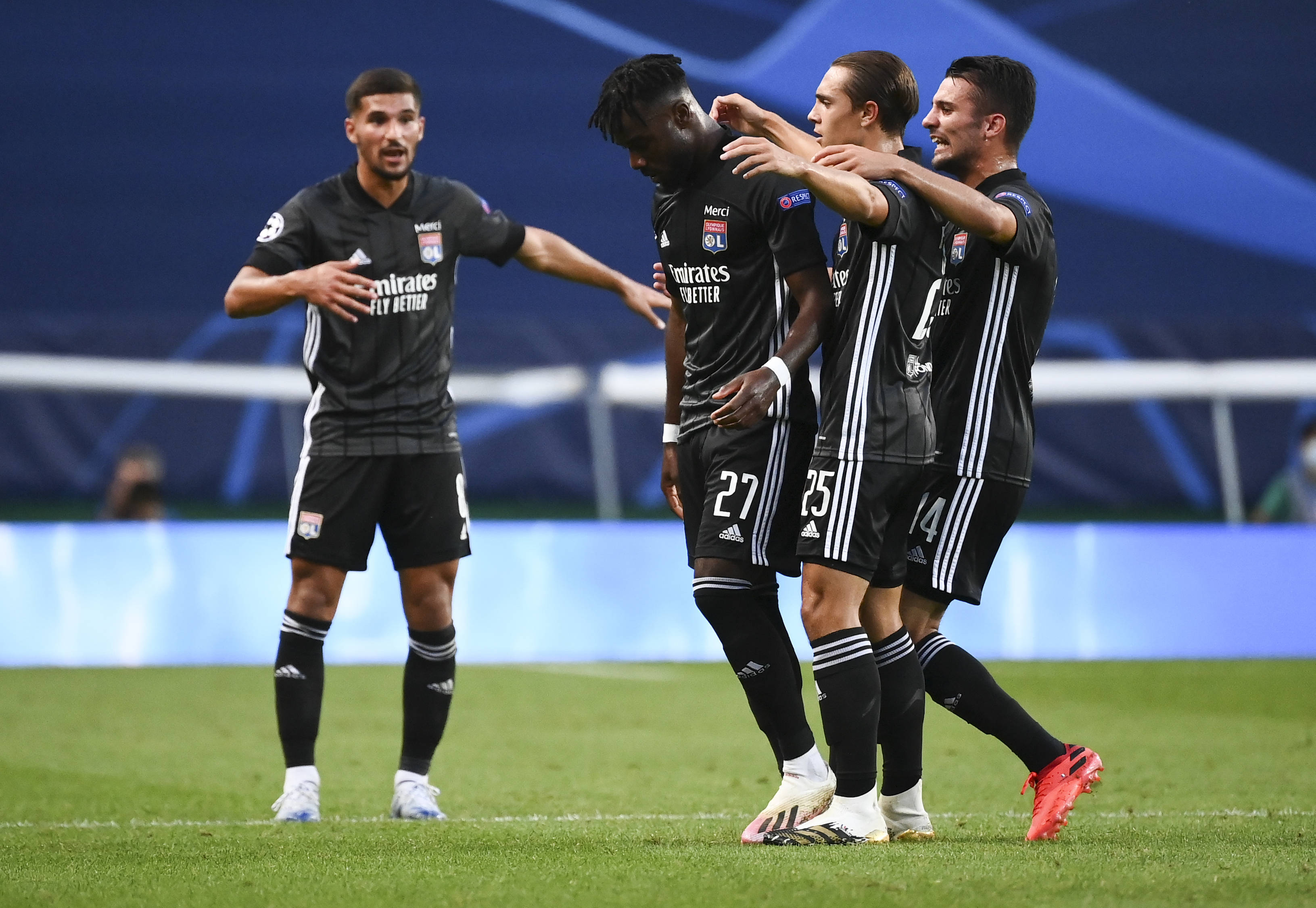 B体育入口-里昂士气满满,为比赛做准备