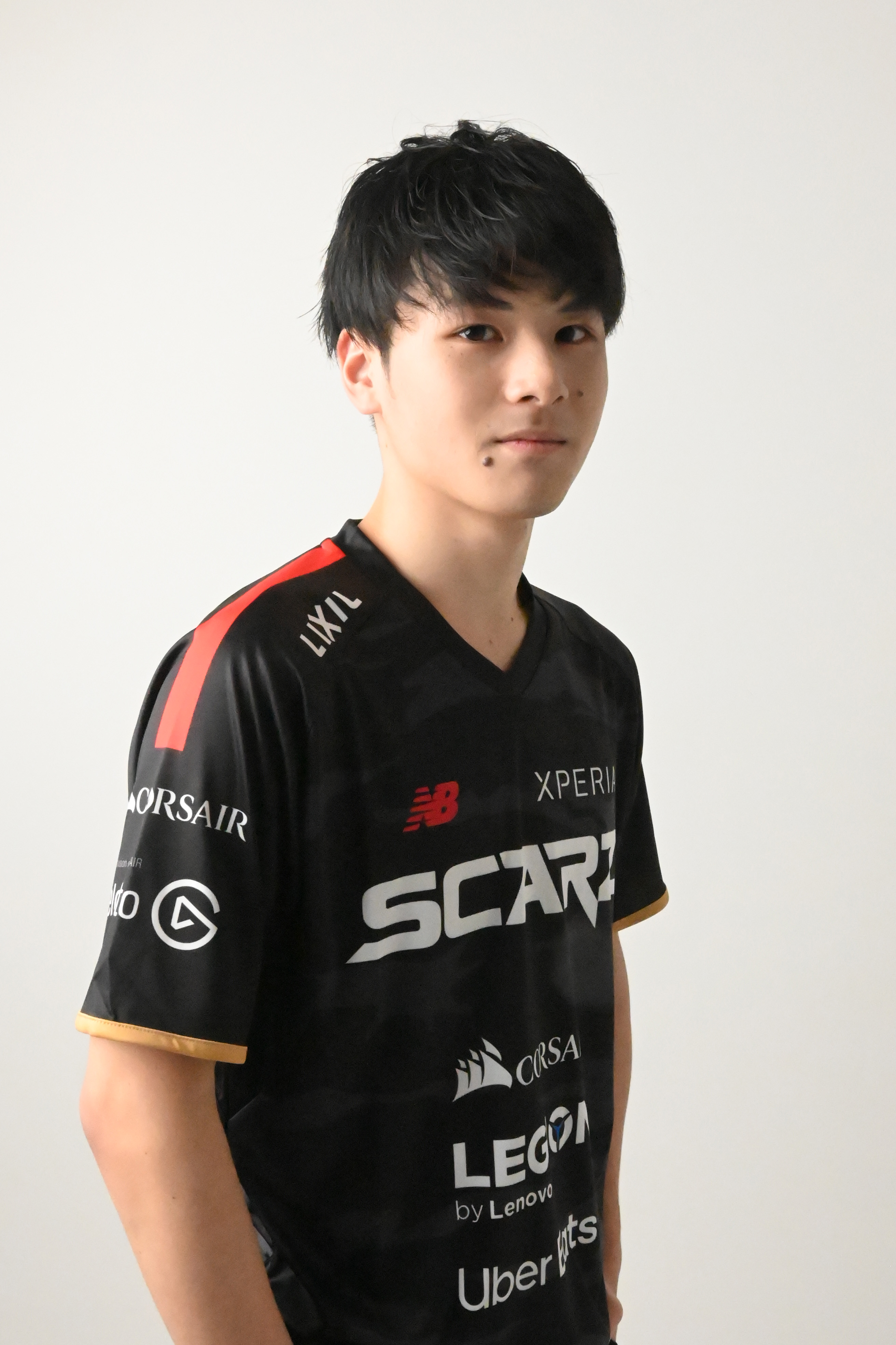 包含东部赛区竞争激烈，各队势均力敌的词条